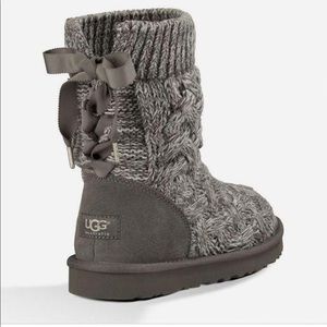 UGG- Isla Boots